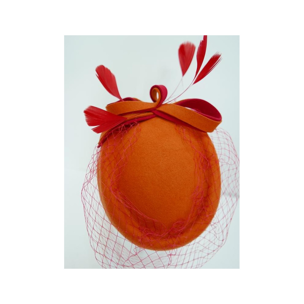 Tatiana pomarańczowo czerwony toczek filcowy z woalką