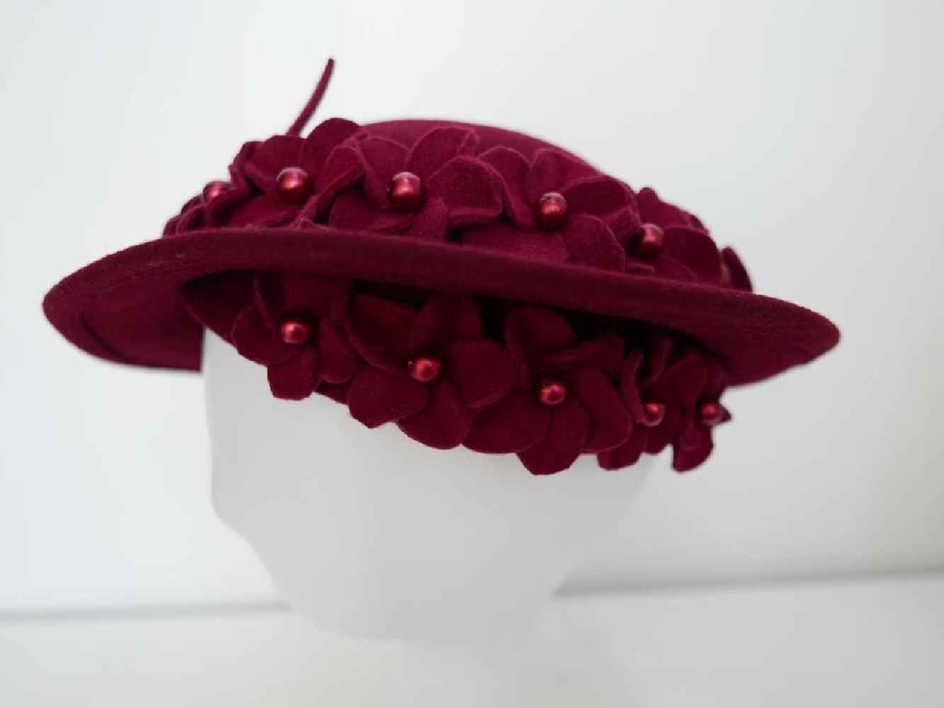 Garden bordowy kapelusz dysk na główce