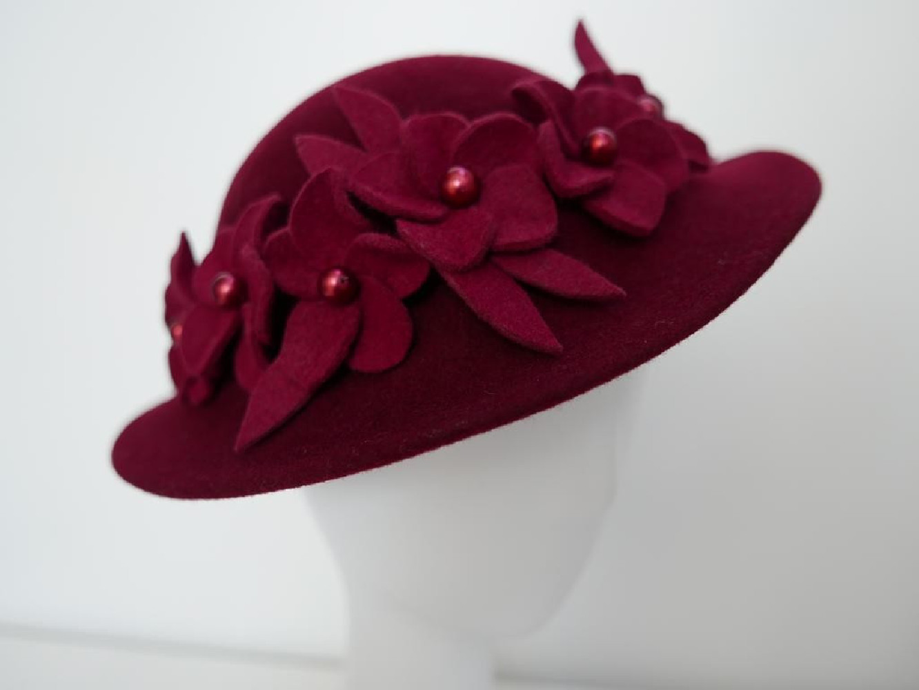 Garden bordowy kapelusz dysk na główce