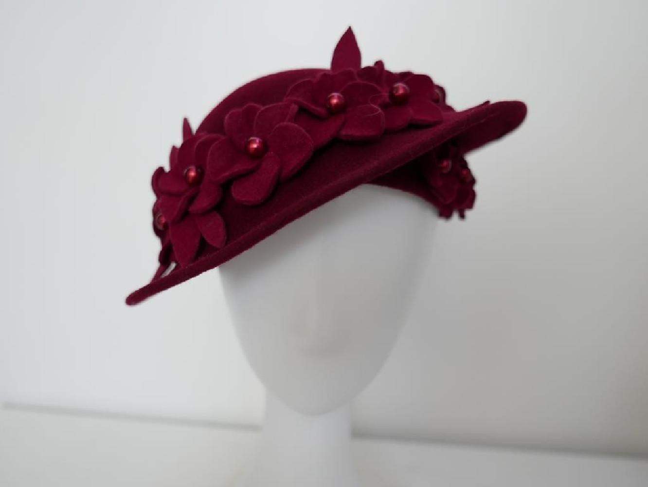 Garden bordowy kapelusz dysk na główce