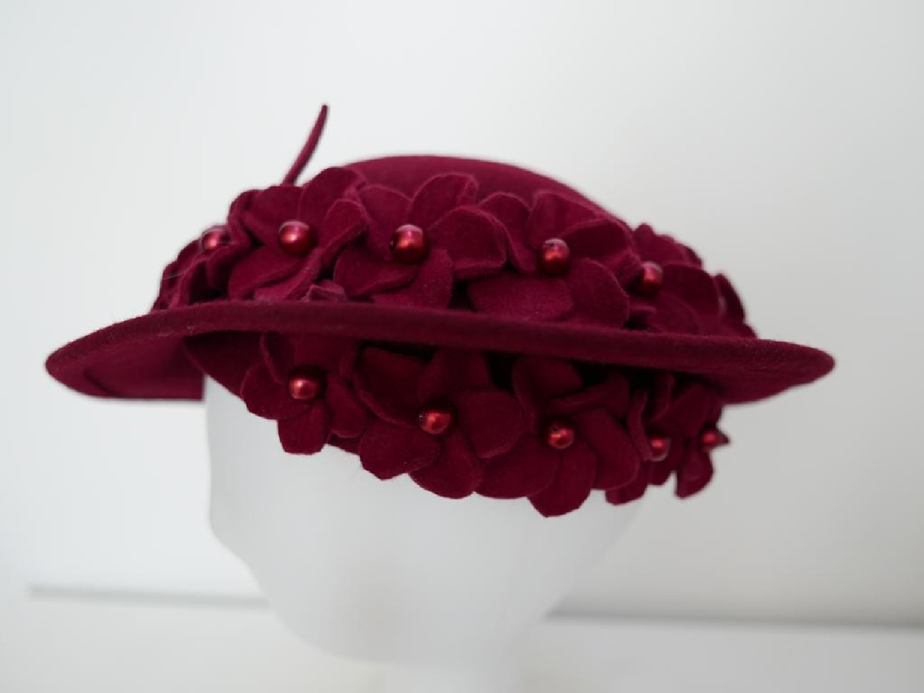 Garden bordowy kapelusz dysk na główce