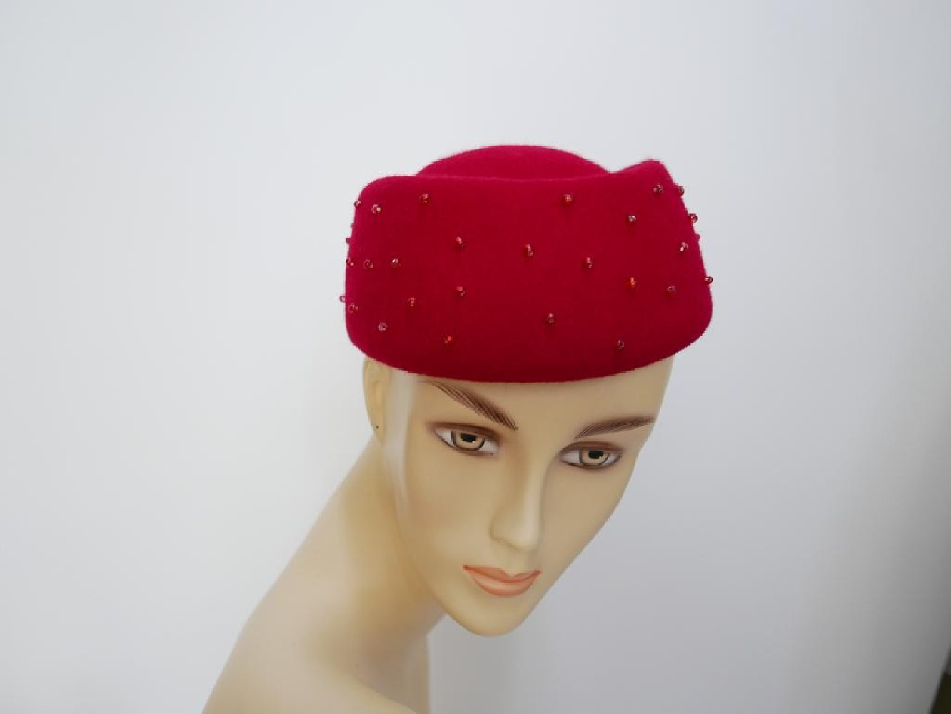 Tallina bczerwony toczek filcowy 54-57 cm