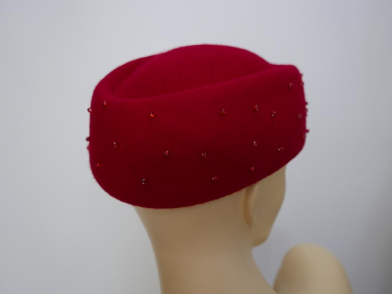 Tallina bczerwony toczek filcowy 54-57 cm