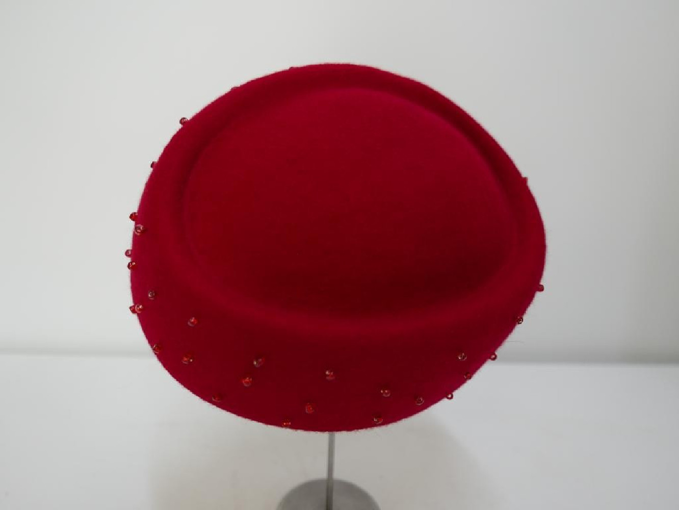 Tallina bczerwony toczek filcowy 54-57 cm