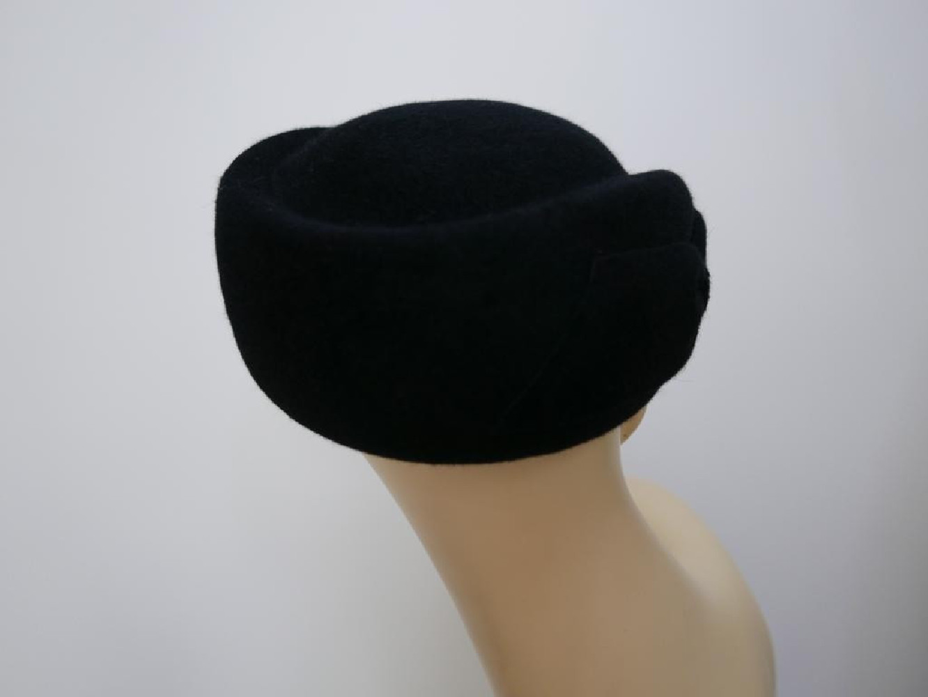 Teodora pilśń welurowa  toczek 54-57 cm