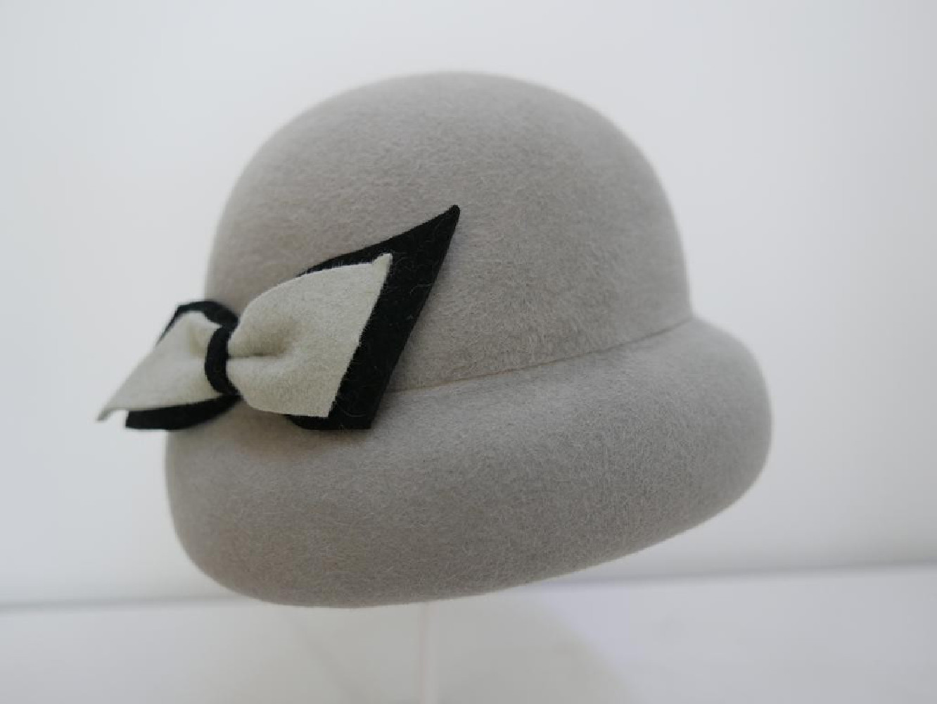 Pollina- szary welur kapeluszo toczek Vintage 54-57 cm