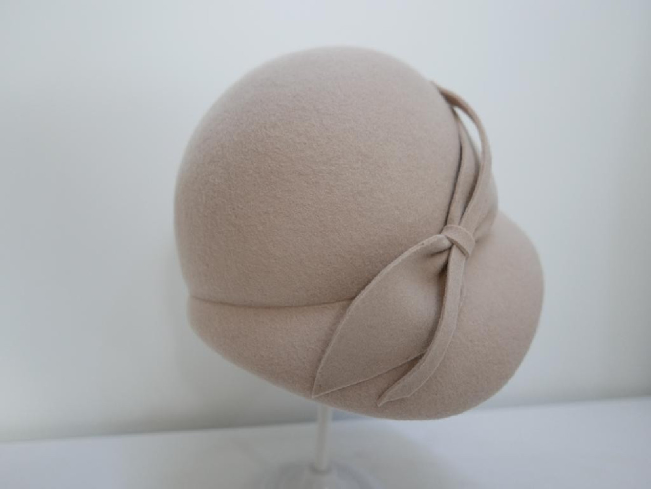 Gina bezowa kapeluszo czapka Vintage 53-56 cm