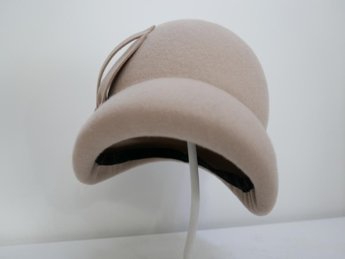 Gina bezowa kapeluszo czapka Vintage 53-56 cm