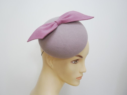 Magie- wrzos z różem mini toczek z pilbox fascynator filcowy