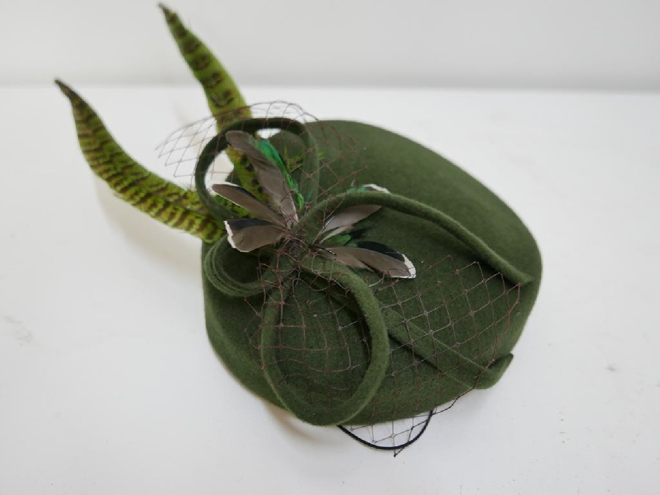 Dita - zielony toczek pilśniowy z welurowym włosem