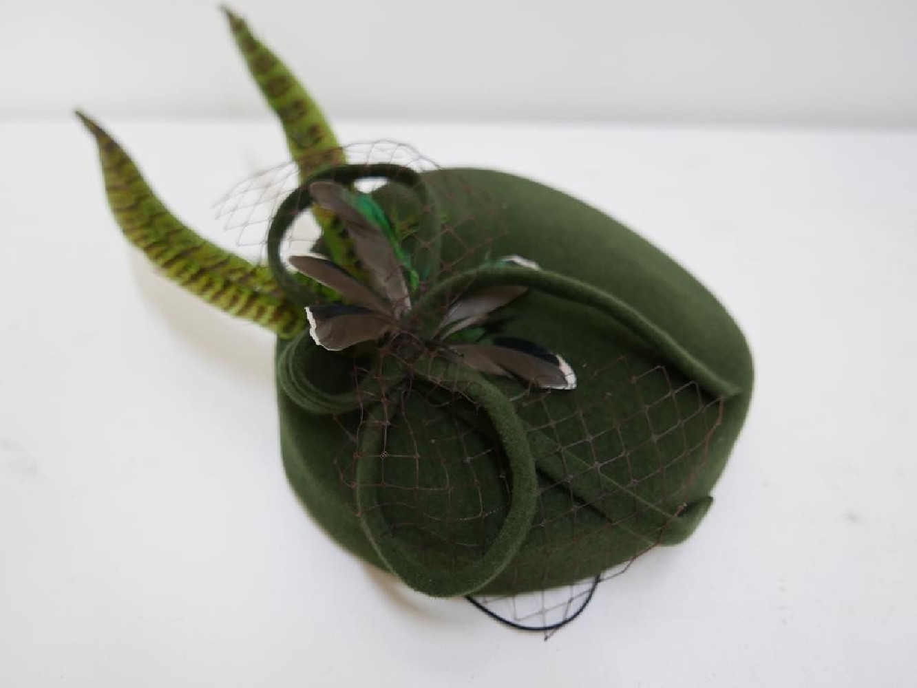 Dita - zielony toczek pilśniowy z welurowym włosem