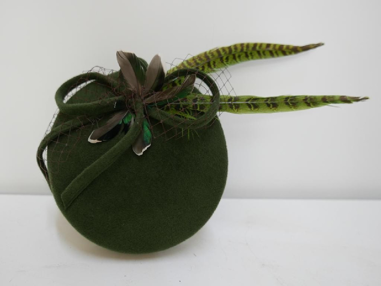 Dita - zielony toczek pilśniowy z welurowym włosem