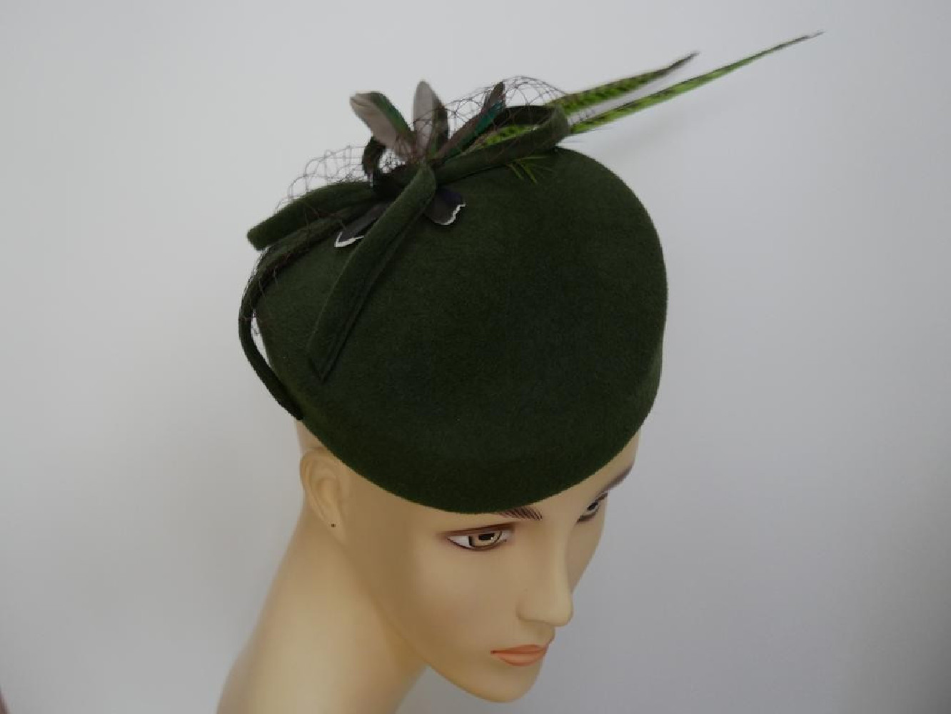 Dita - zielony toczek pilśniowy z welurowym włosem