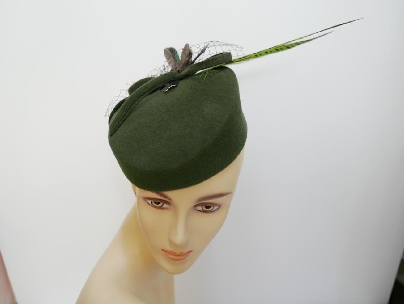 Dita - zielony toczek pilśniowy z welurowym włosem