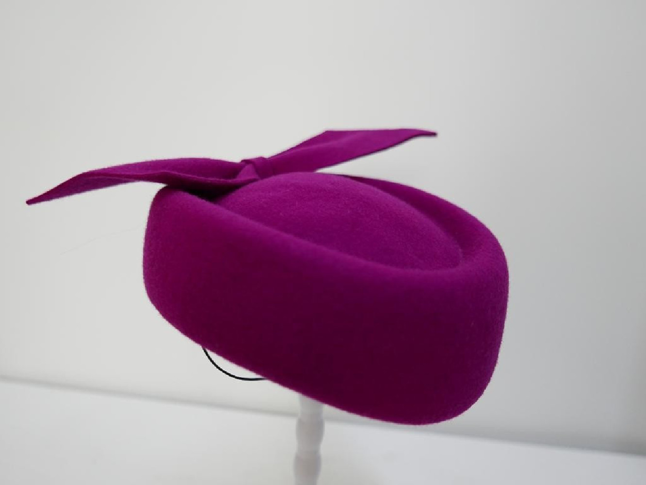 Tonya fuksja toczek filcowy