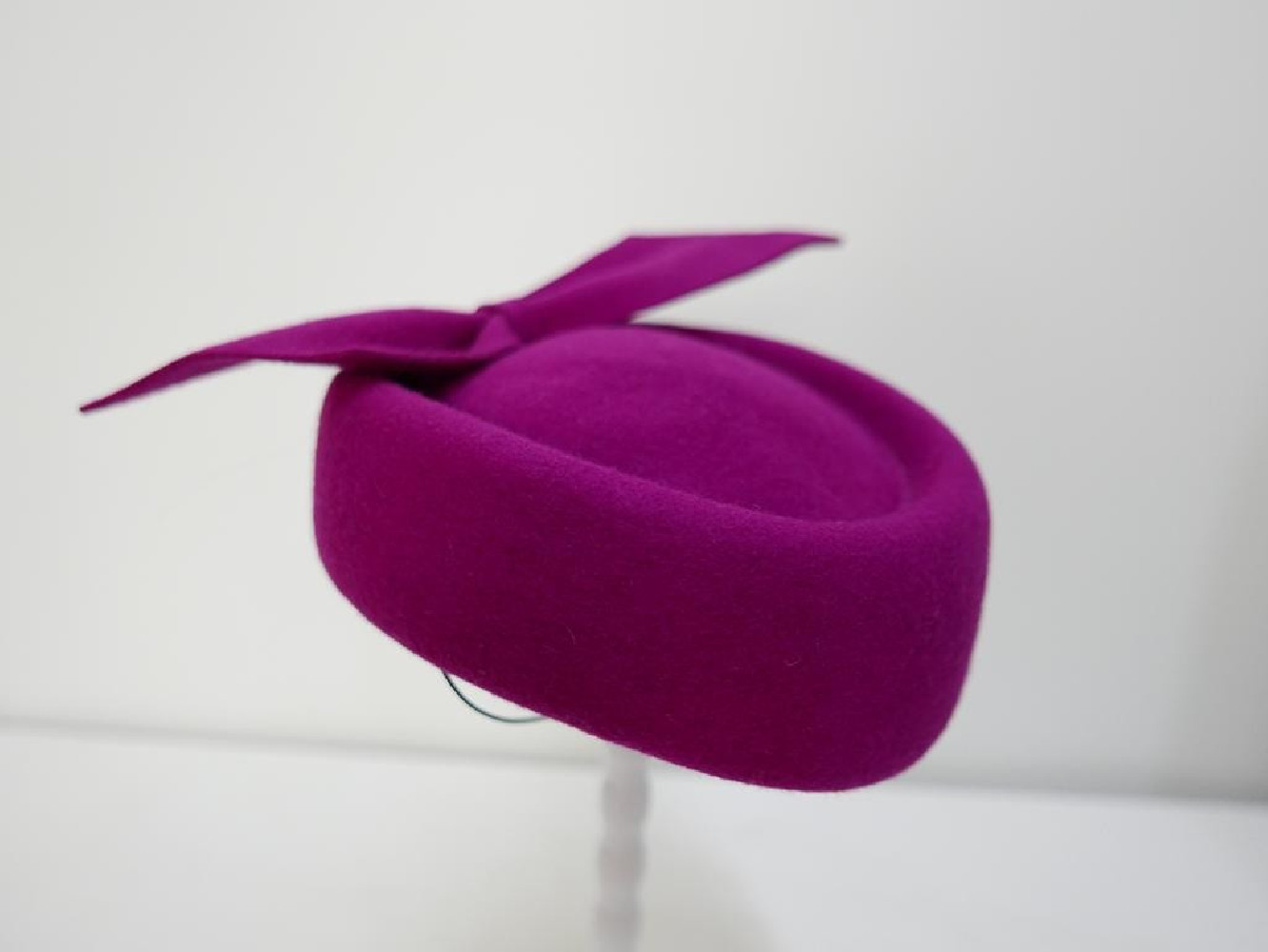 Tonya fuksja toczek filcowy