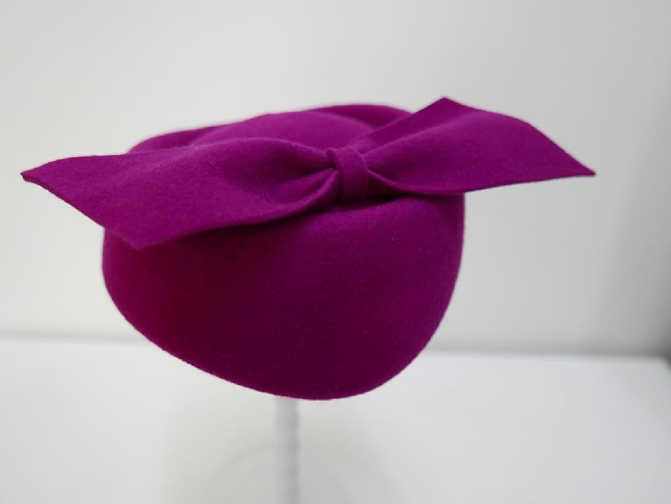 Tonya fuksja toczek filcowy