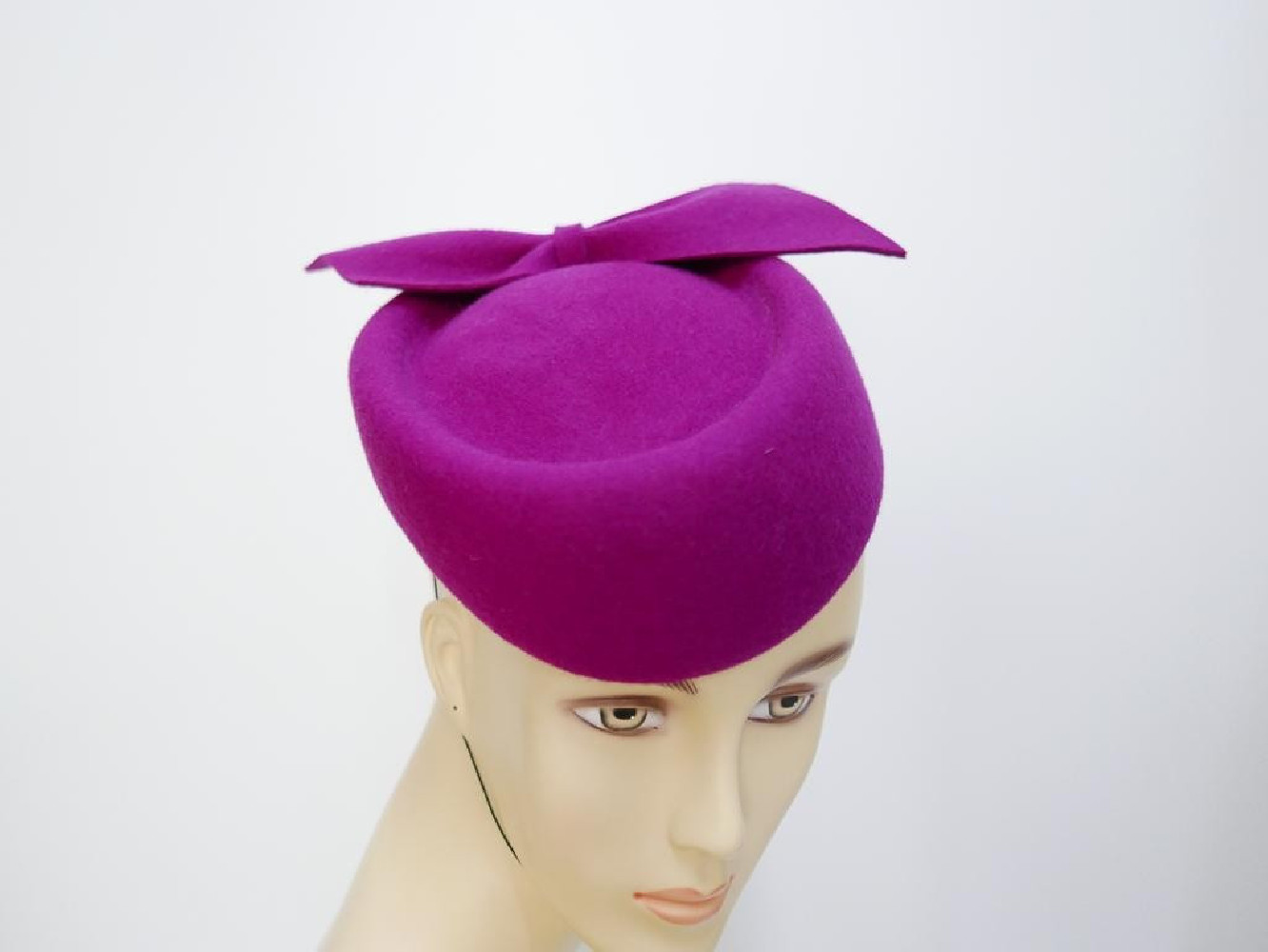 Tonya fuksja toczek filcowy