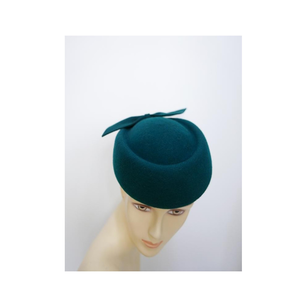 Tatiana butelkowa zieleń toczek w kształcie furażerki