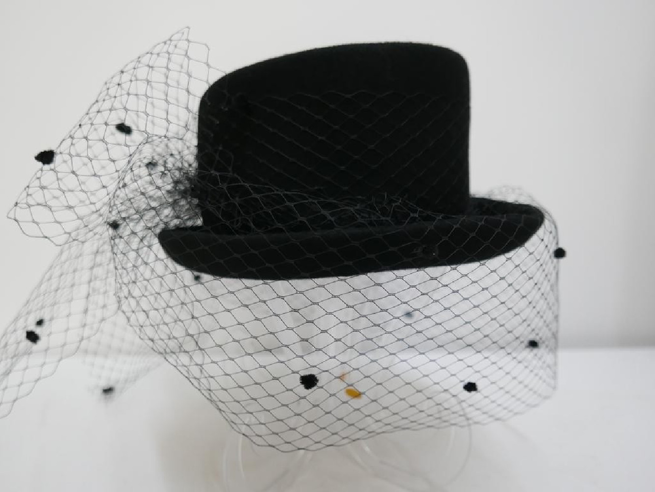 Charlotta damski cylinder z woalką czarny kapelusz filcowy 55-58 cm