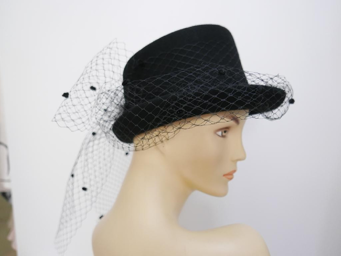 Charlotta damski cylinder z woalką czarny kapelusz filcowy 55-58 cm