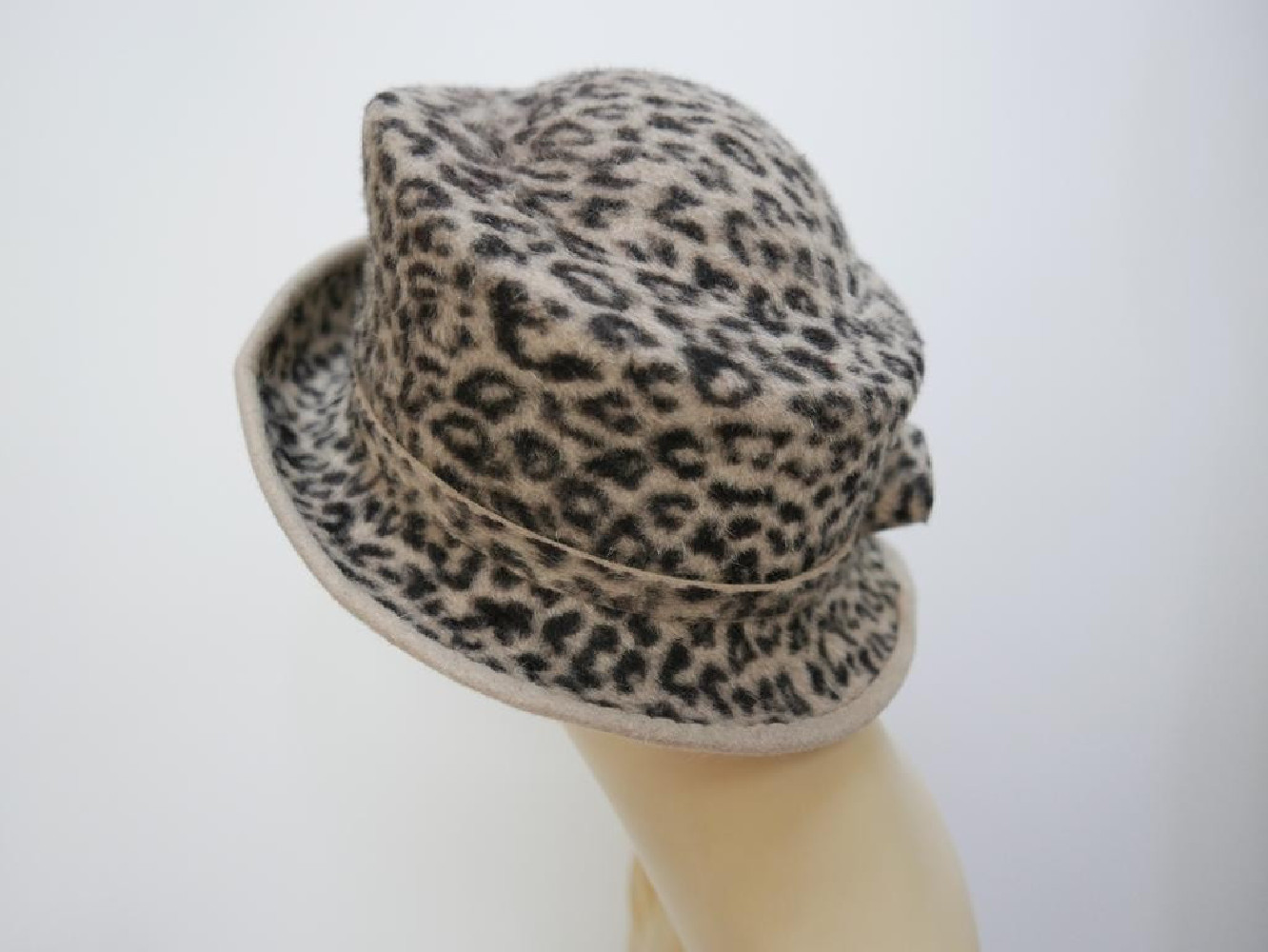 Sabina panterka fantazyjny kapelusz pilśń włosowa 57-59 cm