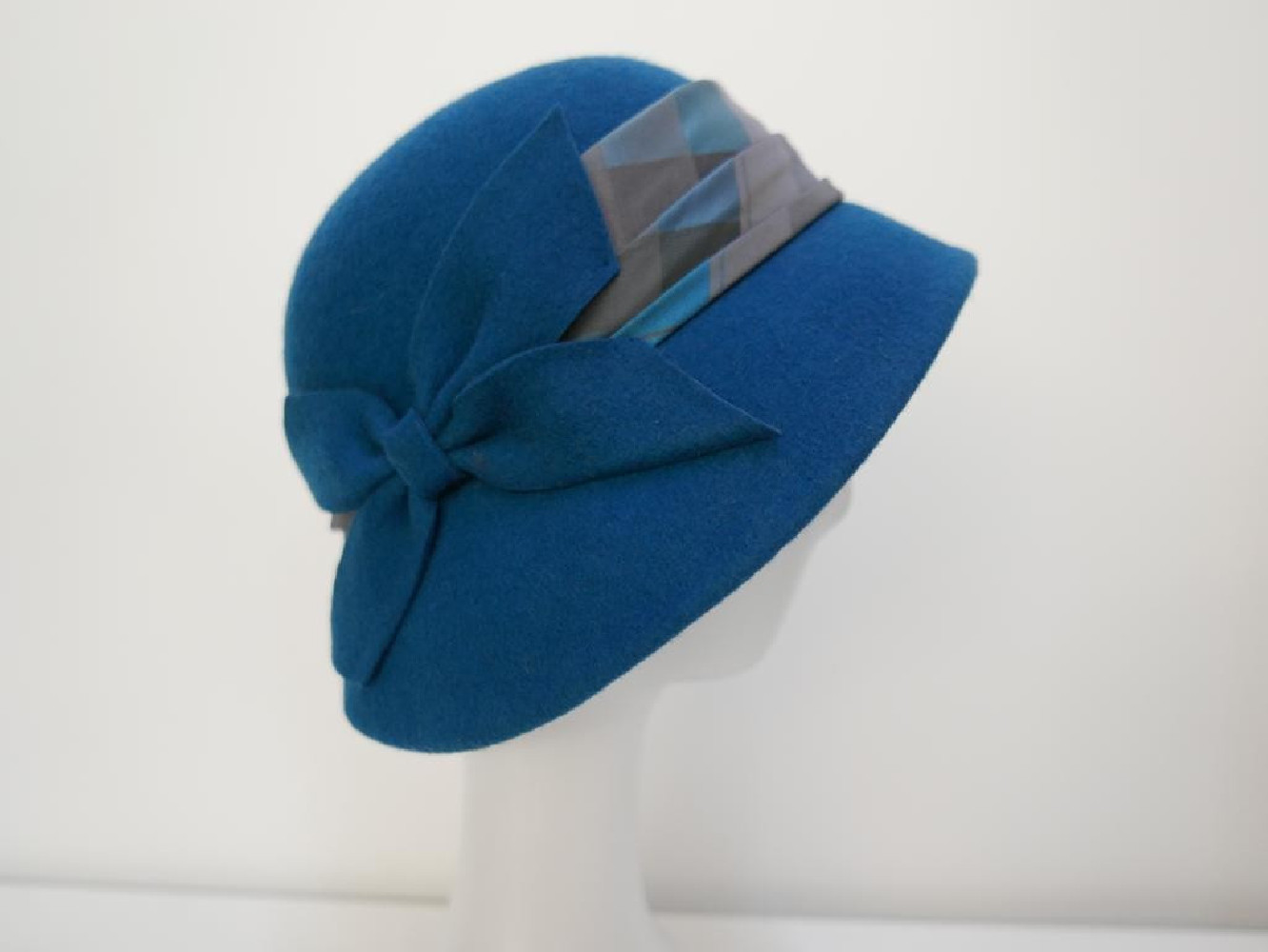 Aria turkusowy niebieski kapelusz klosz filcowy 55-57 cm