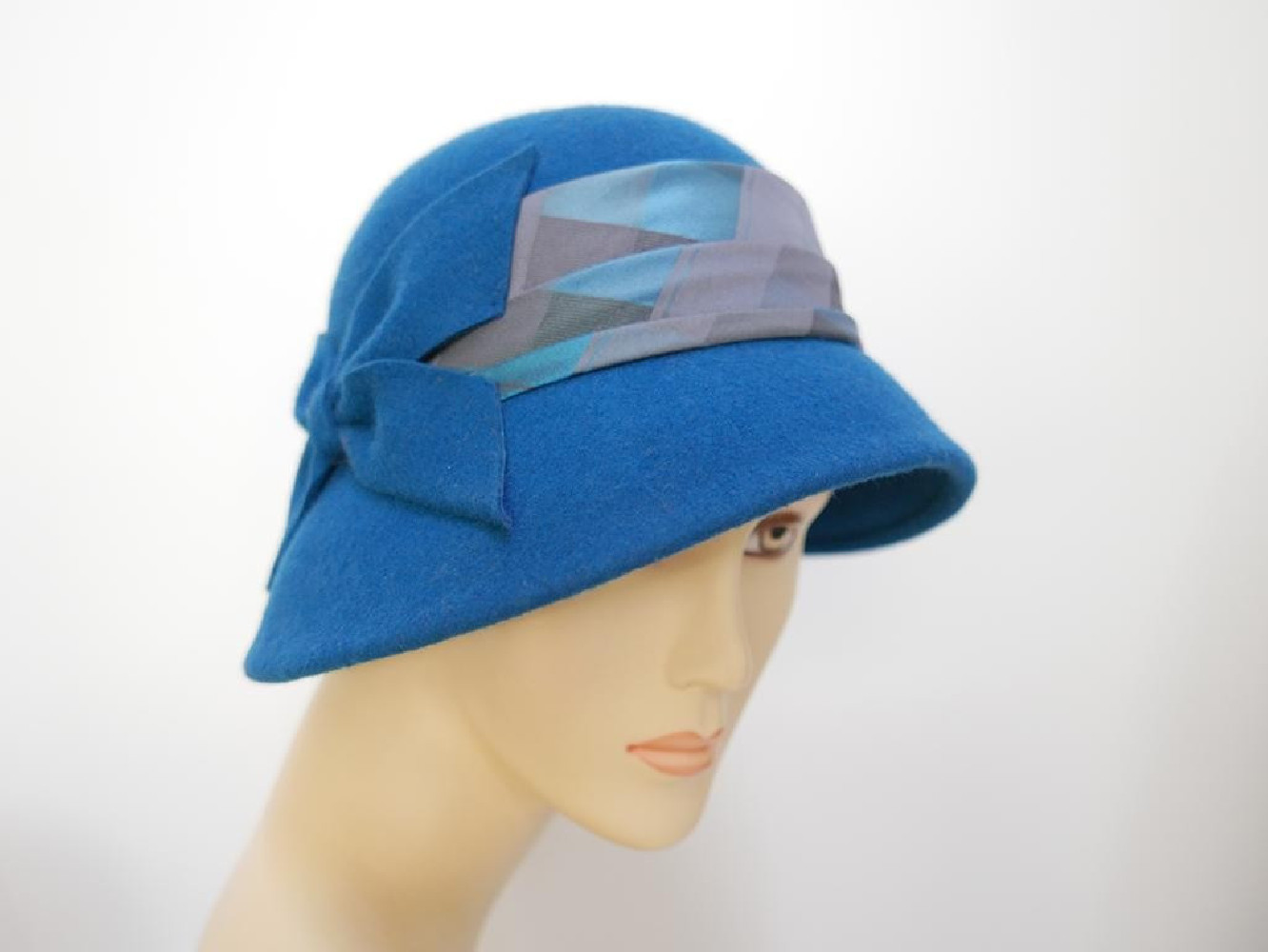 Aria turkusowy niebieski kapelusz klosz filcowy 55-57 cm