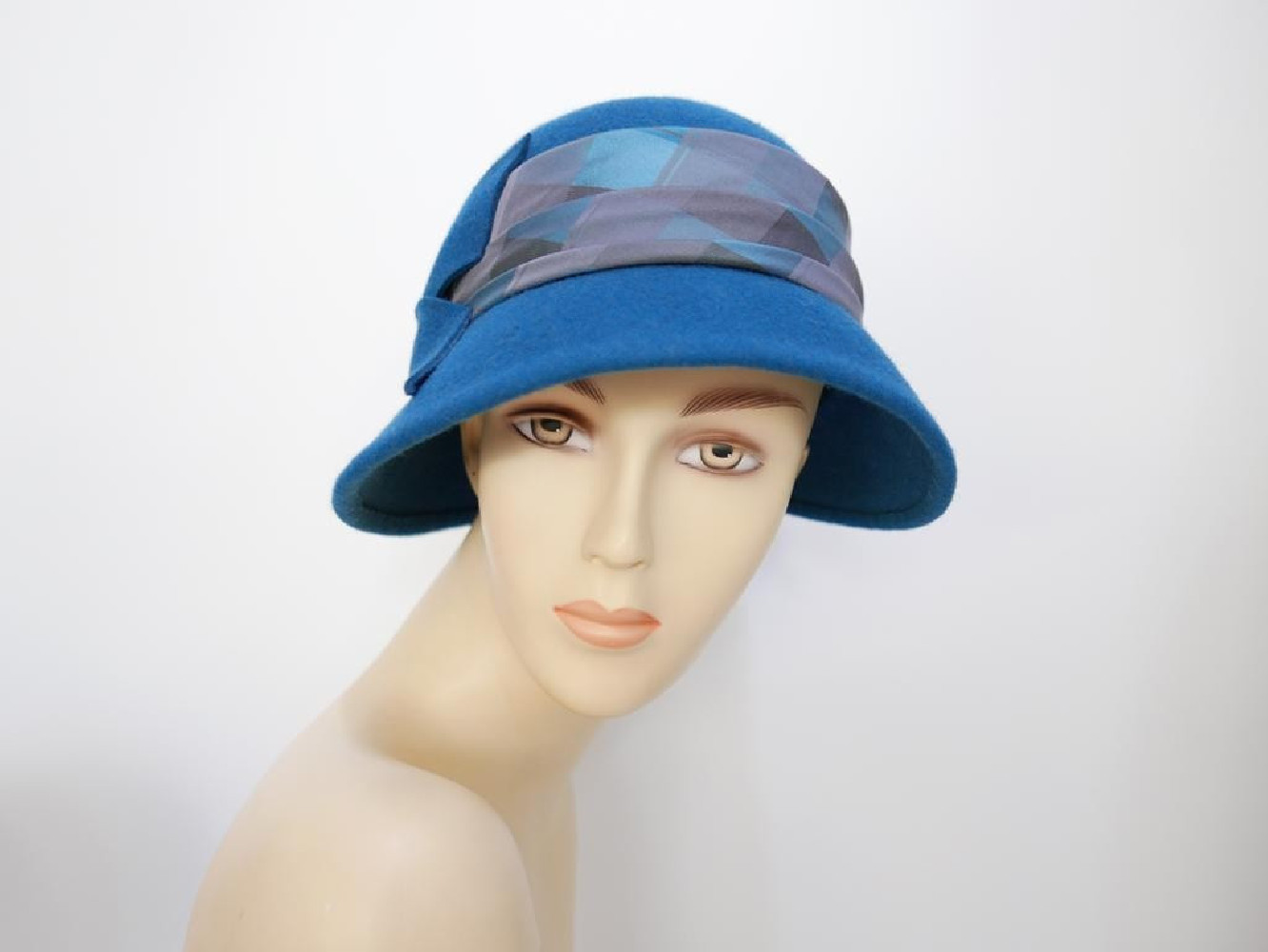 Aria turkusowy niebieski kapelusz klosz filcowy 55-57 cm
