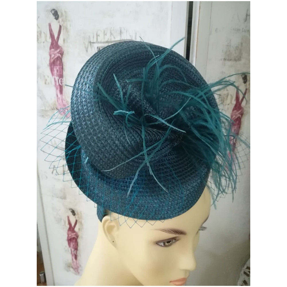 Morska zieleń letni toczek fascynator z woalką