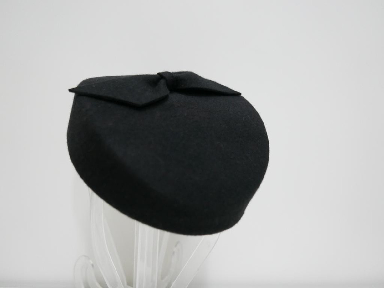 Dita - czarny toczek filcowy