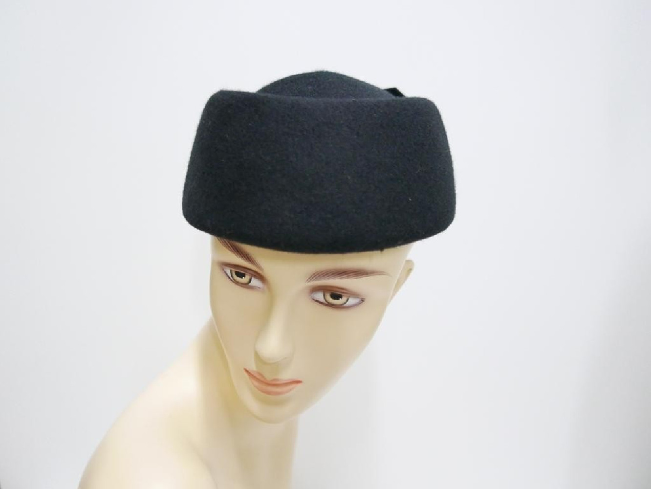 Tallina czarny  toczek filcowy  54-57 cm