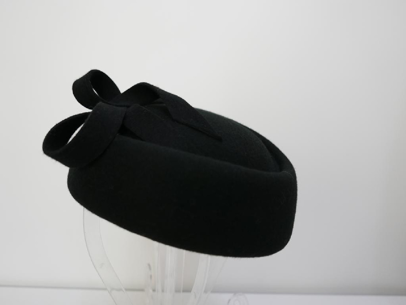 Tatiana czarny toczek ficowy