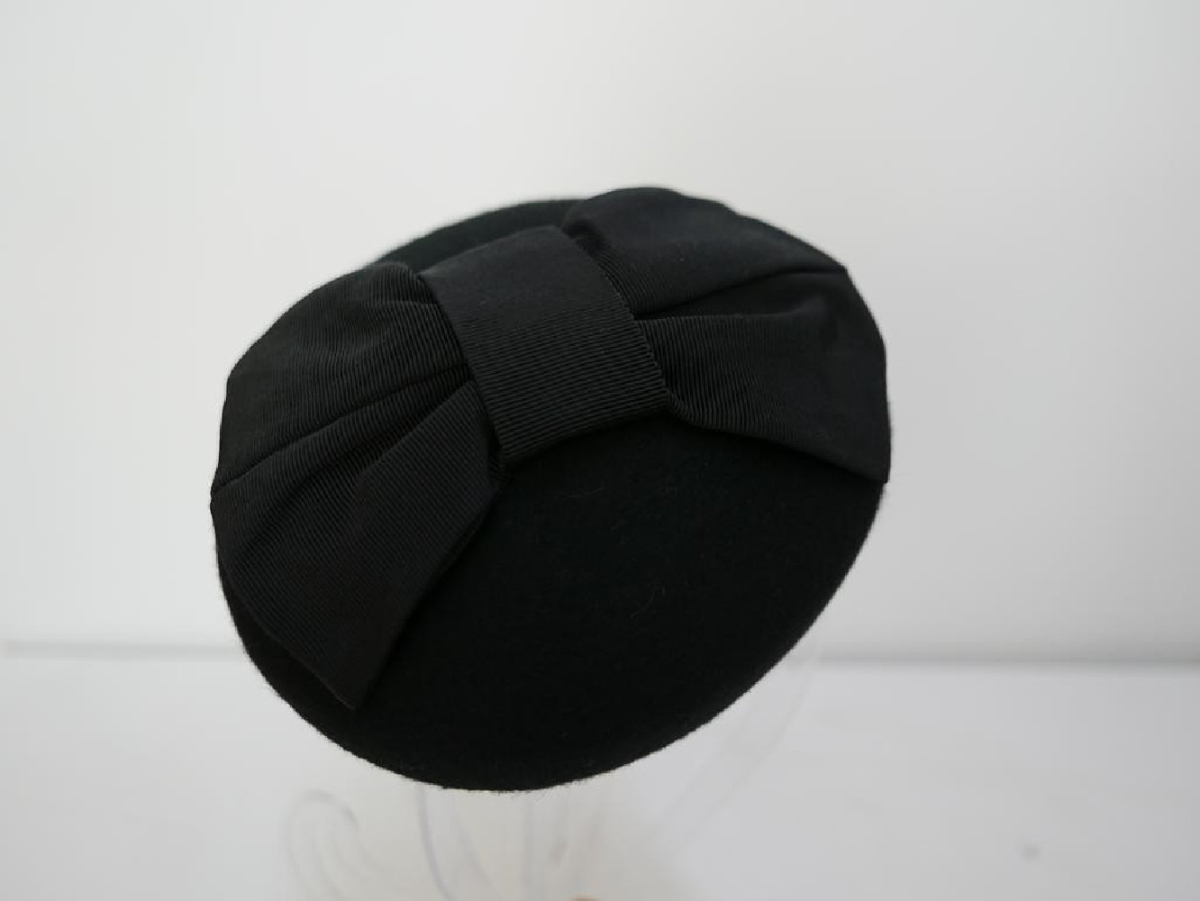 Ismena- mini toczek czarny  filcowy