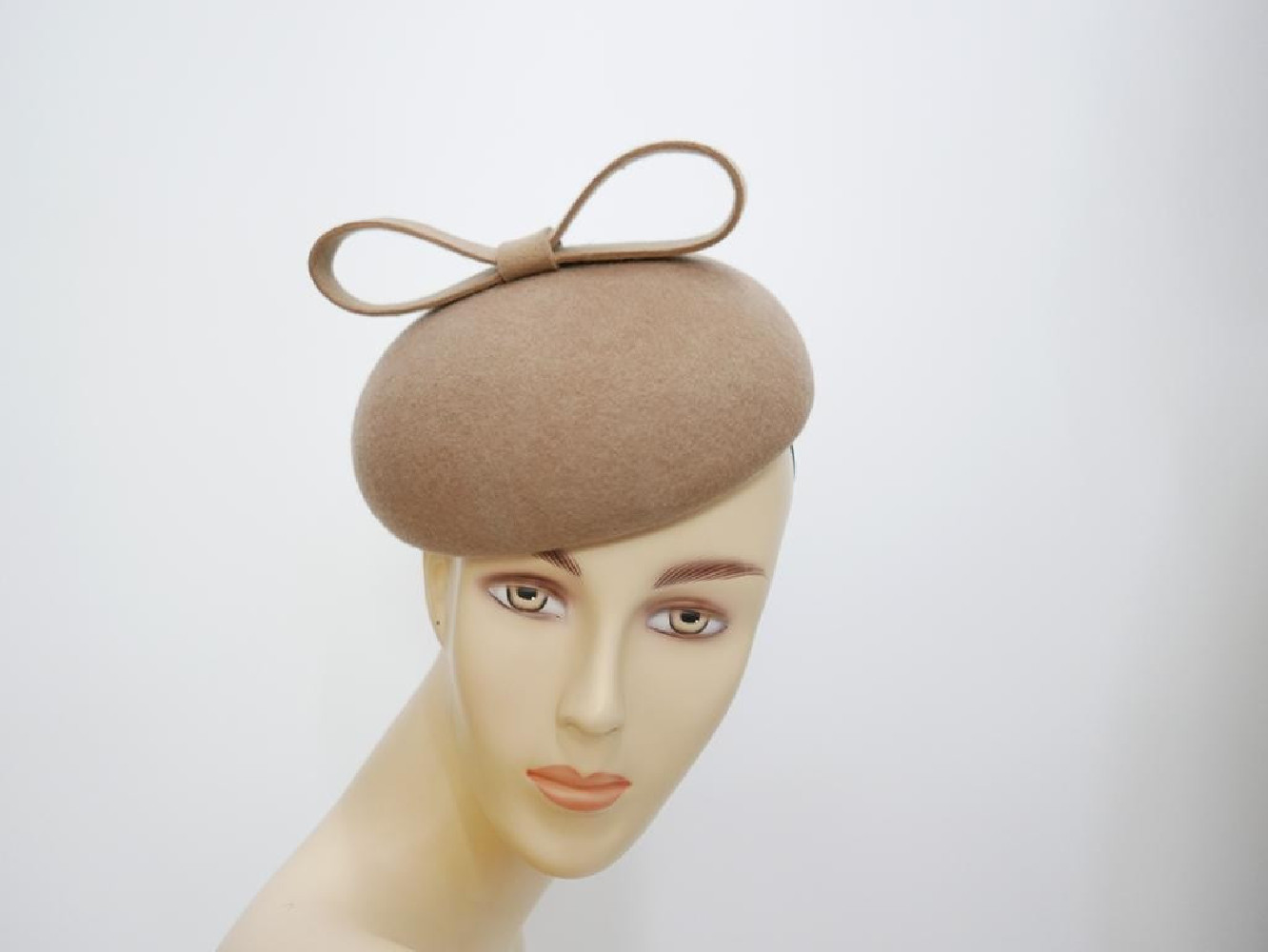 Walentyna karmelowy mini beret,  toczek filcowy