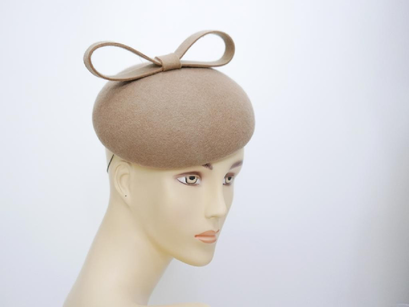 Walentyna karmelowy mini beret,  toczek filcowy