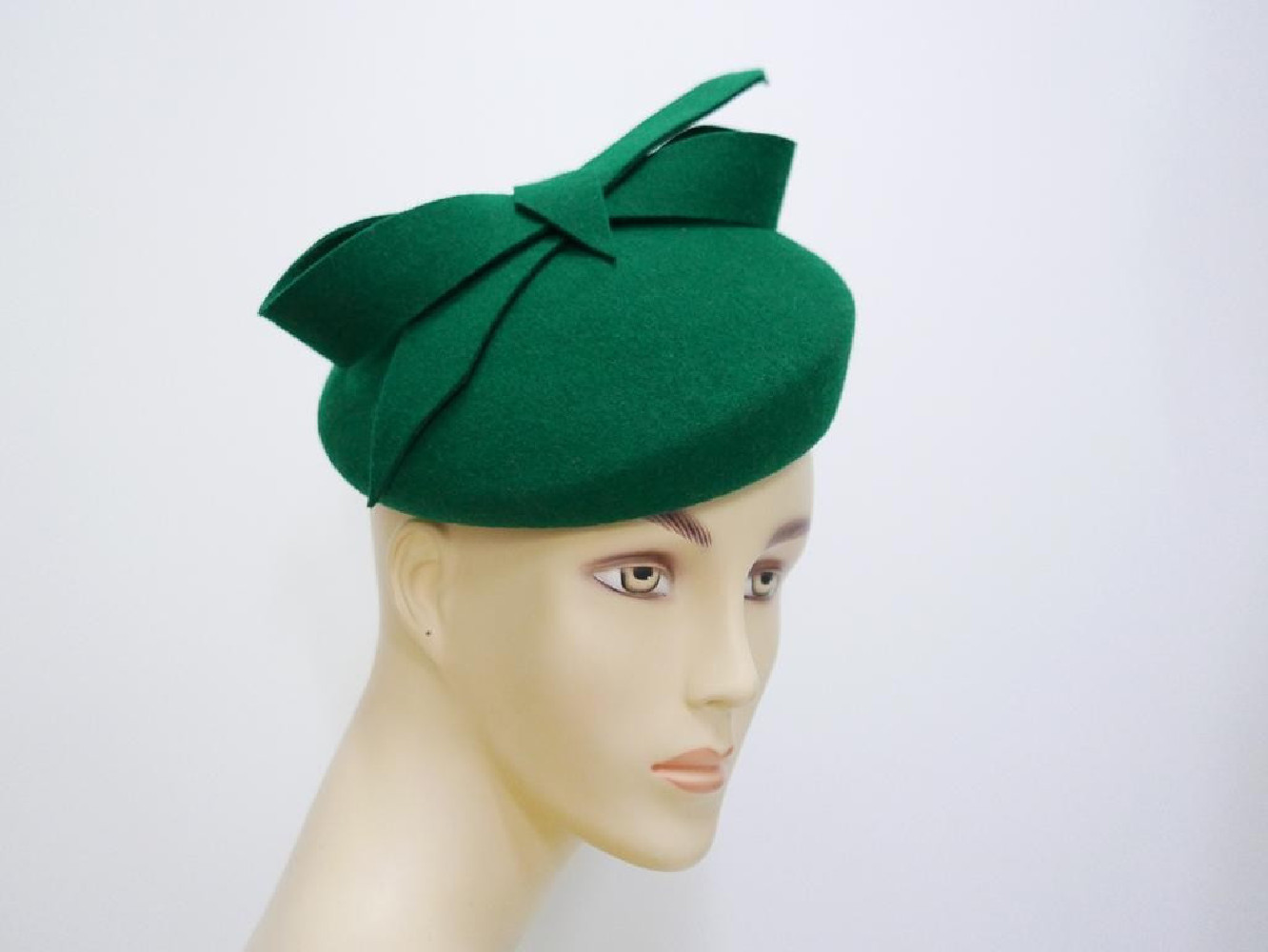 Saturnia zielony mini beret filcowy