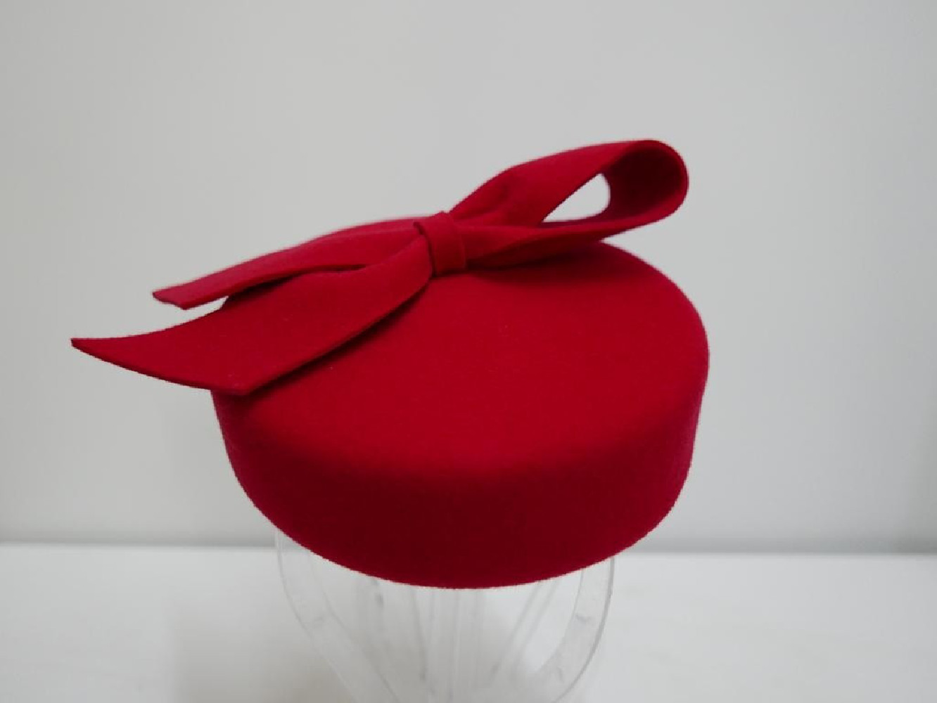 Pastylka -czerwony toczek filcowy