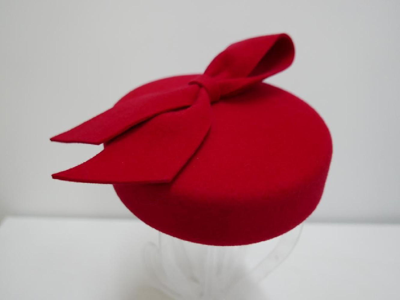 Pastylka -czerwony toczek filcowy