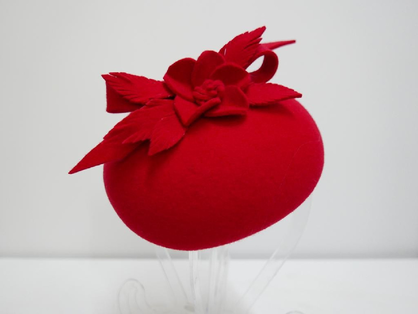 Walentyna czerwony mini beret,  toczek filcowy