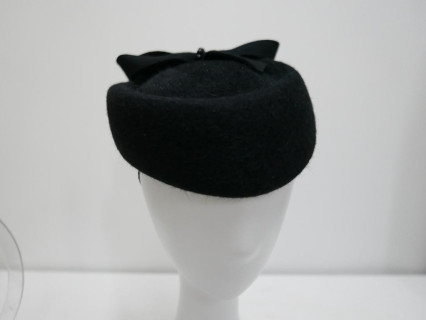 Tonya czarny toczek z pilśniowy