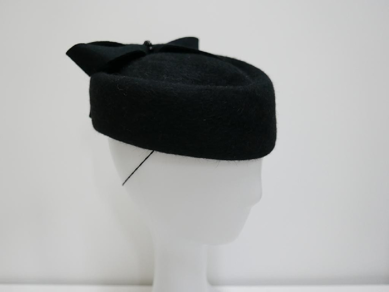 Tonya czarny toczek z pilśniowy