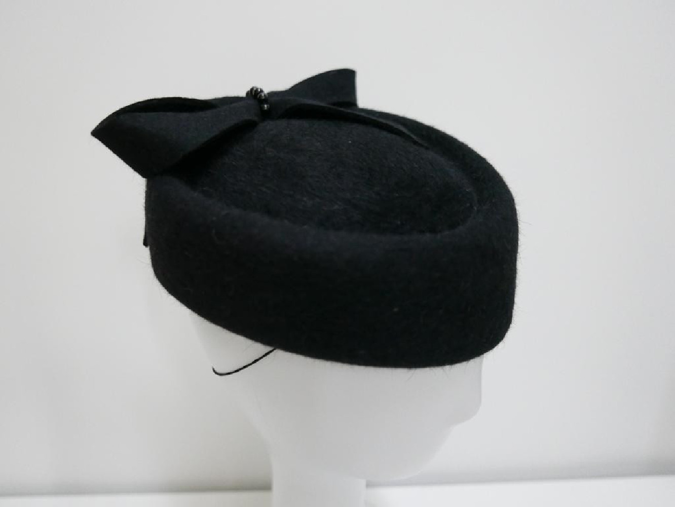 Tonya czarny toczek z pilśniowy