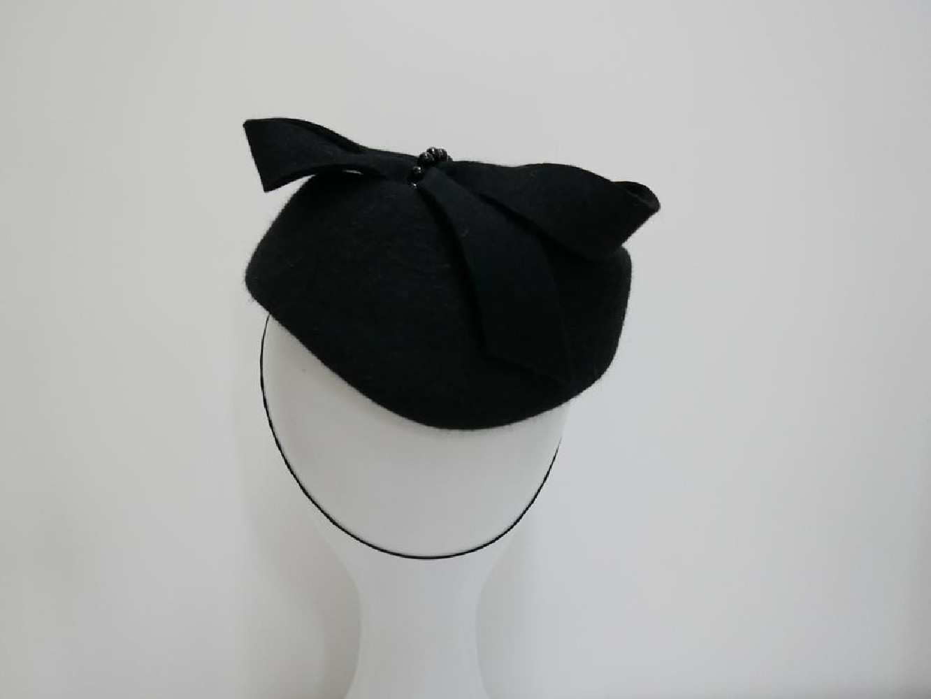 Tonya czarny toczek z pilśniowy