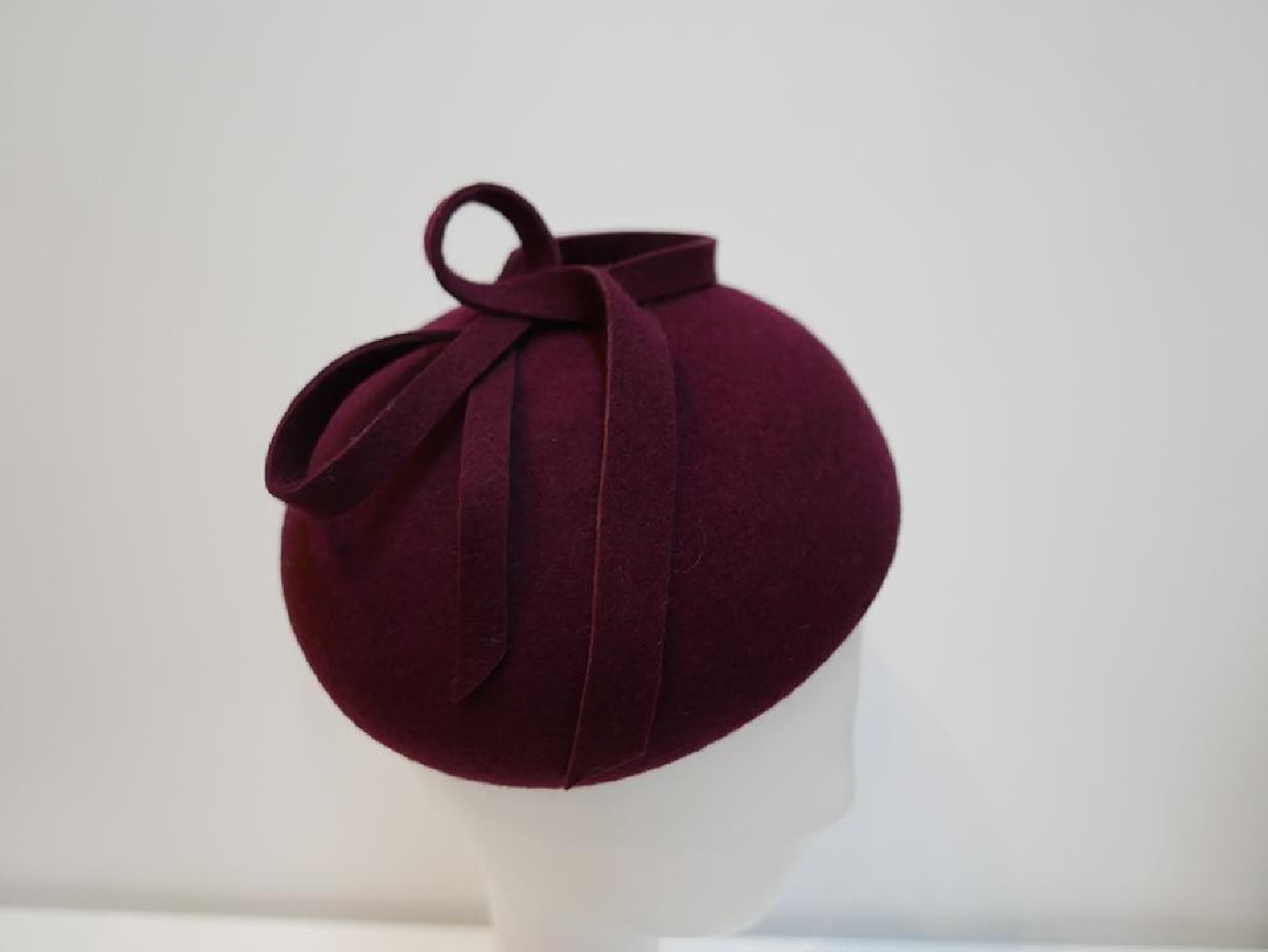 Walentyna bordo mini beret,  toczek filcowy