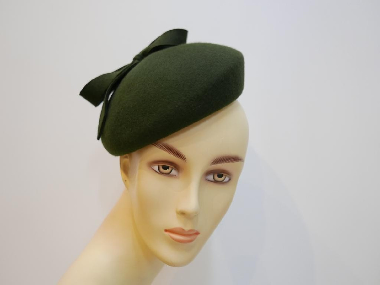 Saturnia army green mini beret filcowy