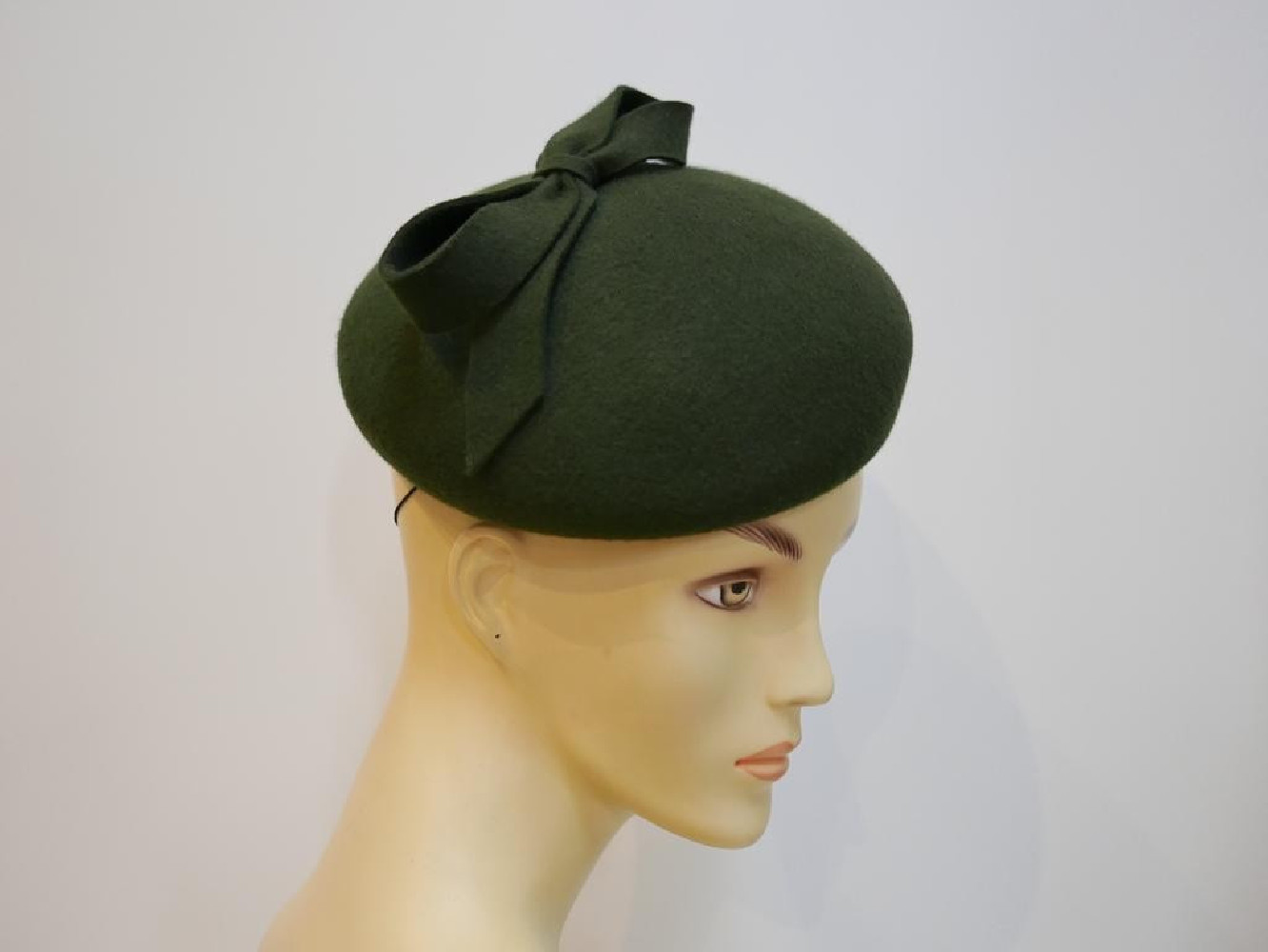 Saturnia army green mini beret filcowy