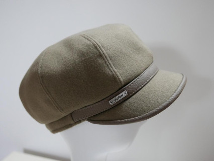 Beżowy kaszkiet z eko skórą 55-56 cm regulowany