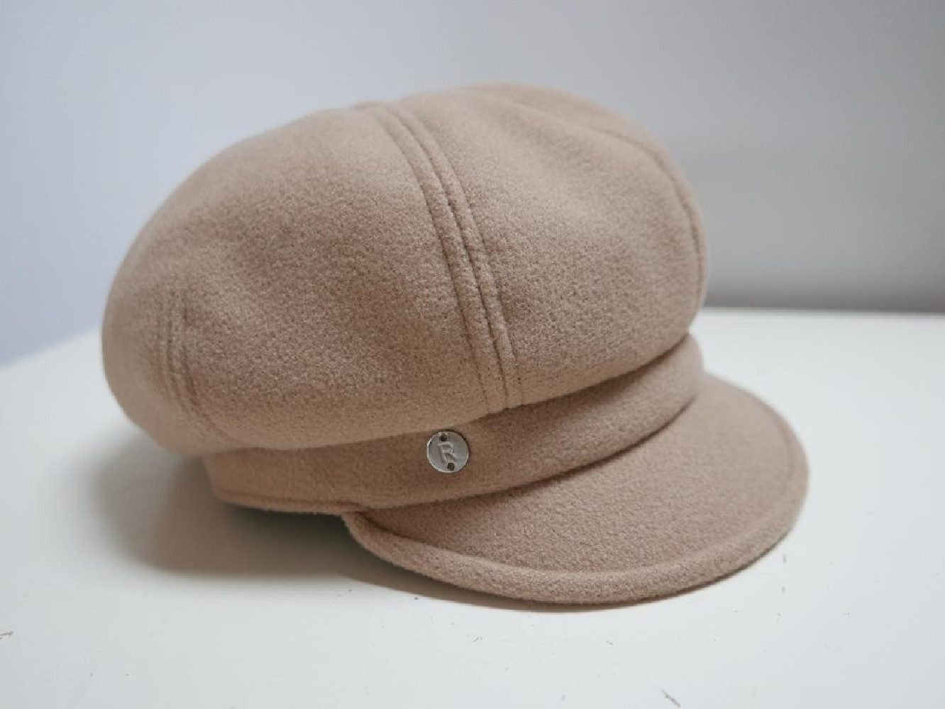Beżowy kaszkiet do 58 cm regulowany
