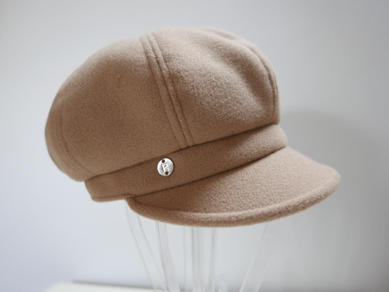 Beżowy kaszkiet do 58 cm regulowany